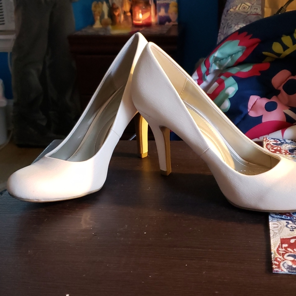 Beige pumps